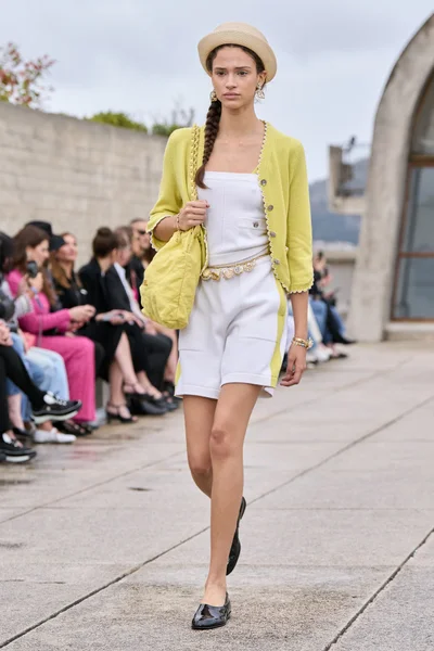 Look 20